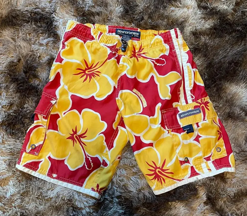 Abercrombie & Fitch Men's Hibiscus Floral Cargo Board Shorts